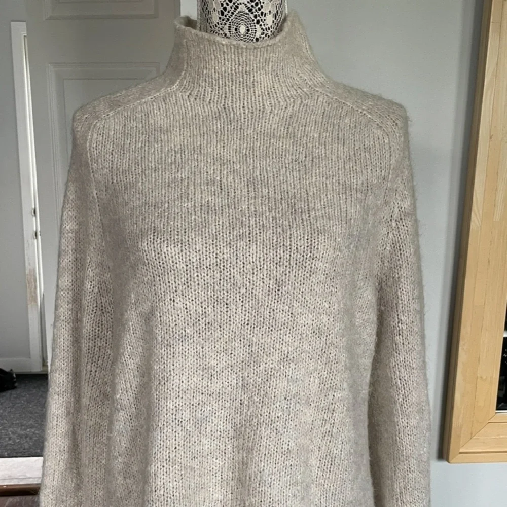Aritzia Large Golden TNA Wool Blend Mock Neck Knit Sweater. Oatmeal. - Picture 7 of 14